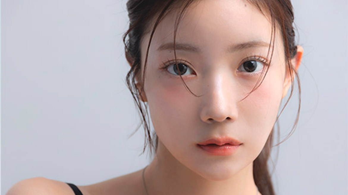 ヘアメイク：谷口 結奈（Linx）